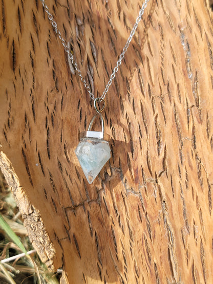 Pendentif "Bonheur" en Aigue marine pointe