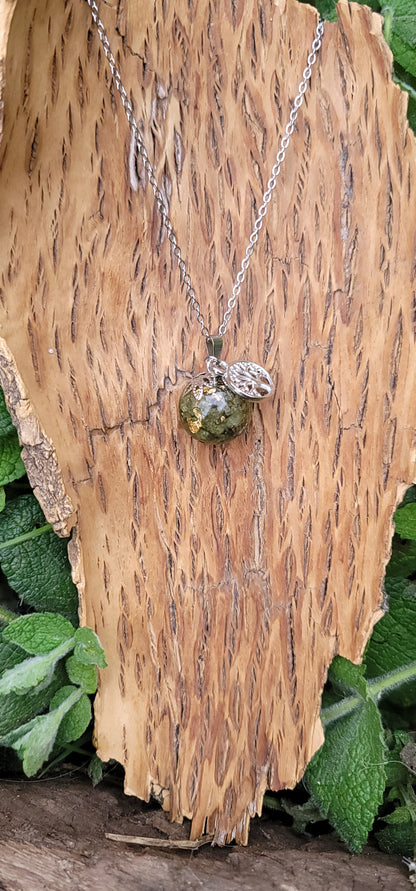 Pendentif en Péridot sphère arbre de vie