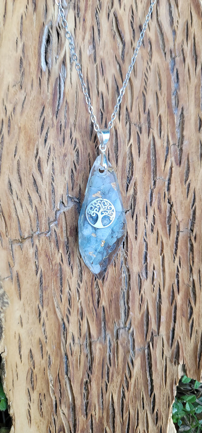 Pendentif "Bonheur" en Aigue marine arbre de vie