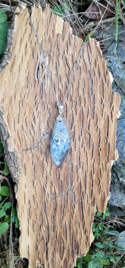 Pendentif "Bonheur" en Aigue marine arbre de vie