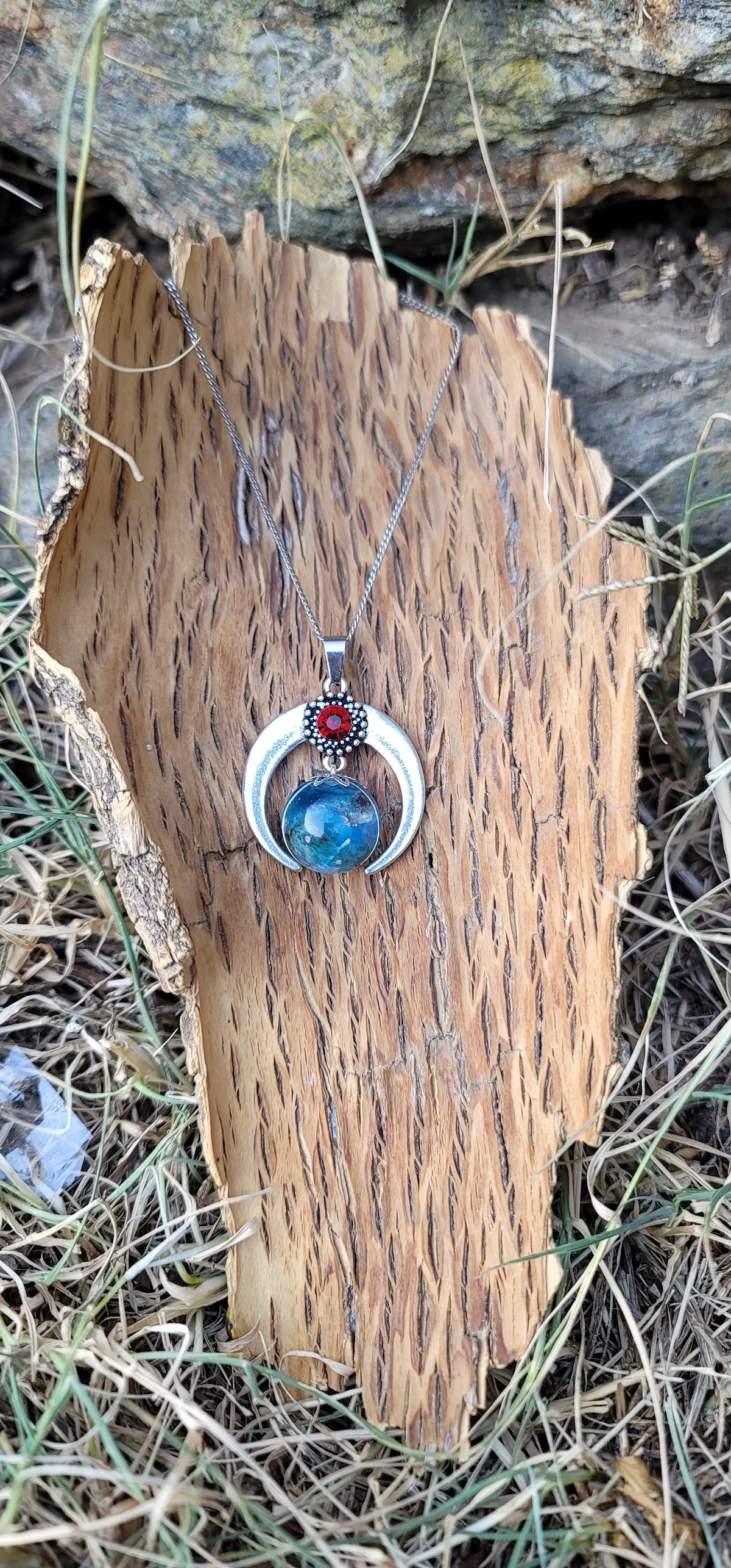 Pendentif en Apatite pierre du coeur