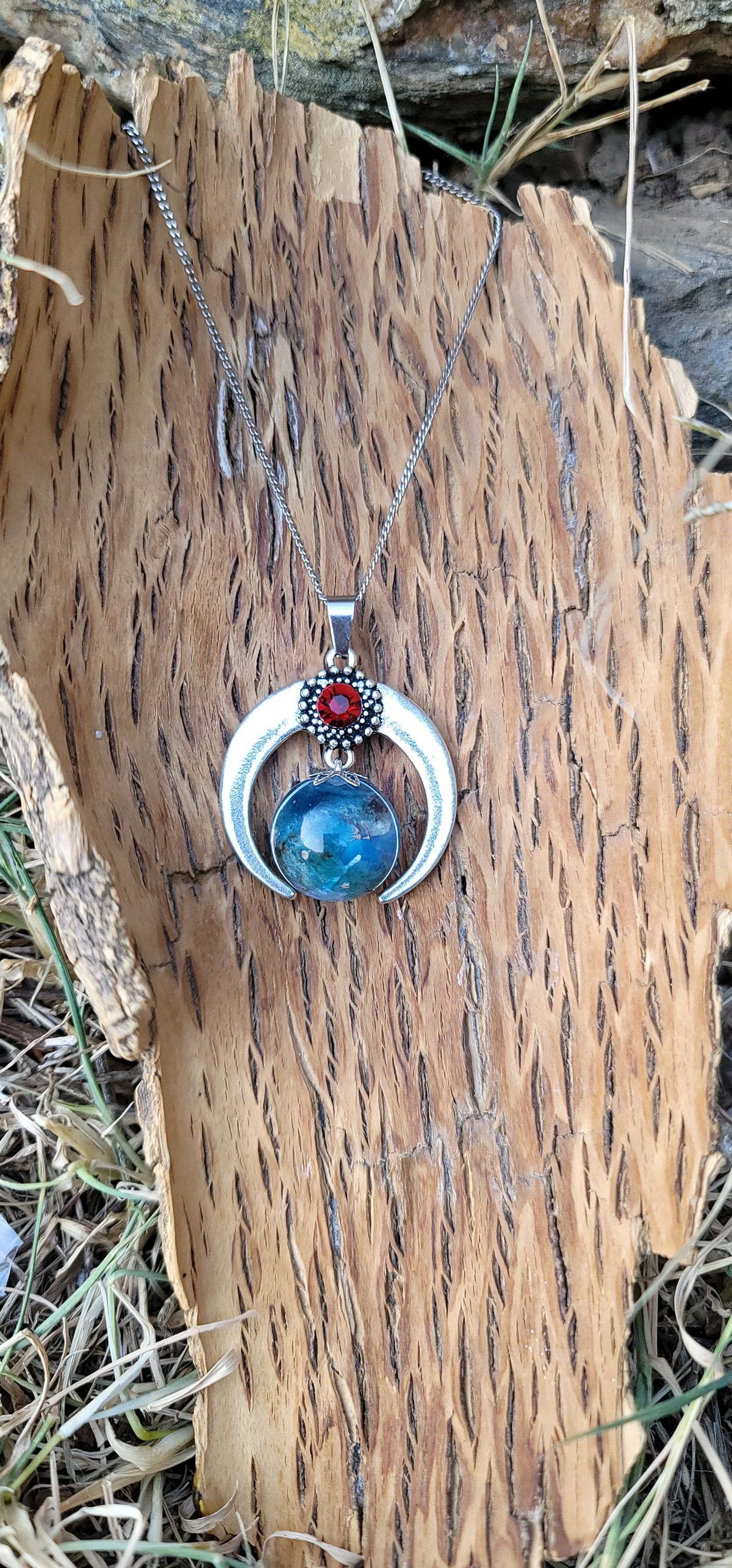 Pendentif en Apatite pierre du coeur